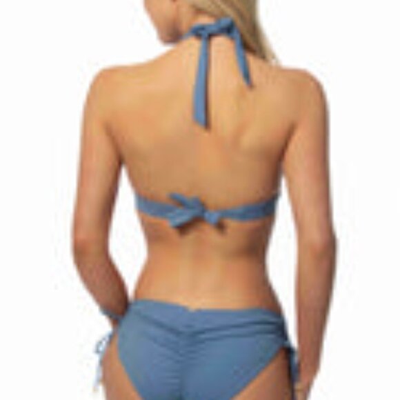 Sara Bikini - Picture 2 of 3